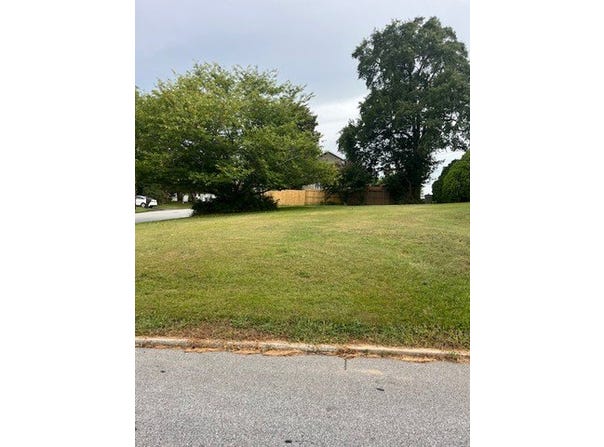 320 Jaynes Street, Walhalla, SC 29691