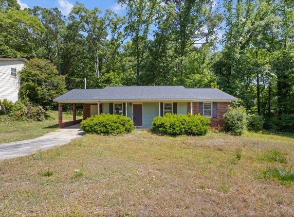 400 Meadow Road, Laurens, SC 29360