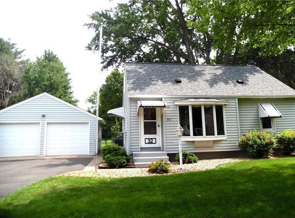 32 Center Road, Circle Pines, MN 55014