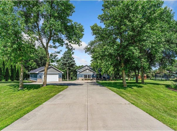 1094 Barton Avenue NW, Buffalo, MN 55313