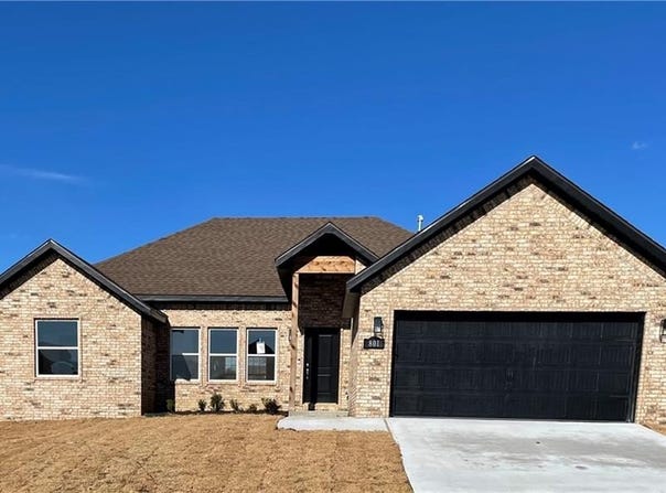 708  W Shane  ST, Siloam Springs, AR 72761