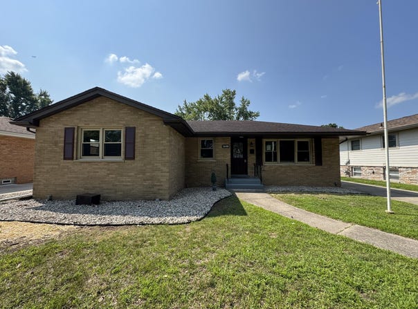 1608 Tulip Lane, Munster, IN 46321