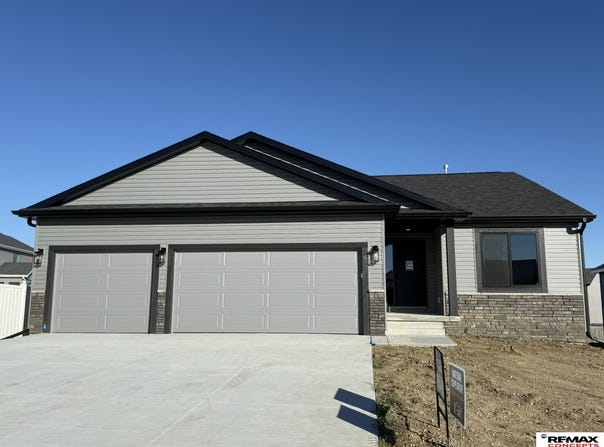 6920 N 8th Street, Lincoln, NE 68521