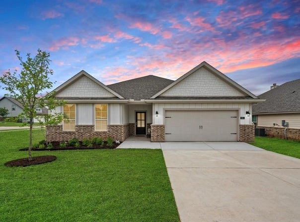 781 Feather Edge Drive, Springtown, TX 76082