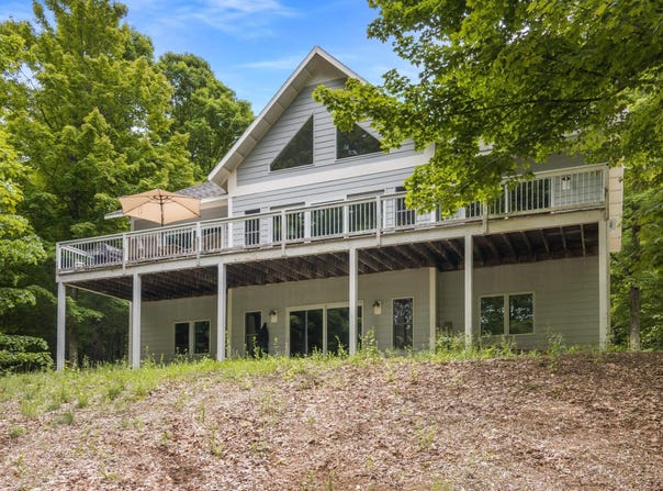 11770 S Mistys Trail, Empire, MI 49630