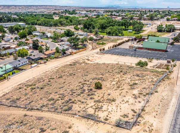 711 E 30TH Street, Farmington, NM 87401