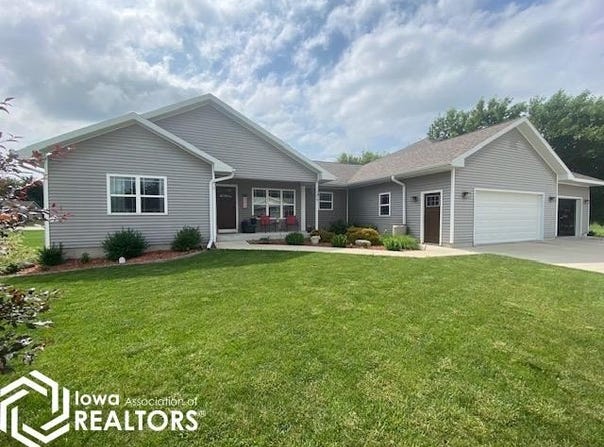 1509 Rylea Drive, Clear Lake, IA 50428