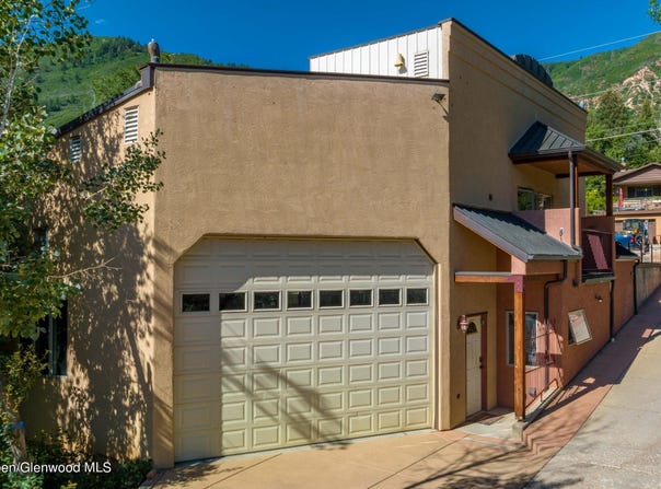 908 Red Mountain Drive, Glenwood Springs, CO 81601