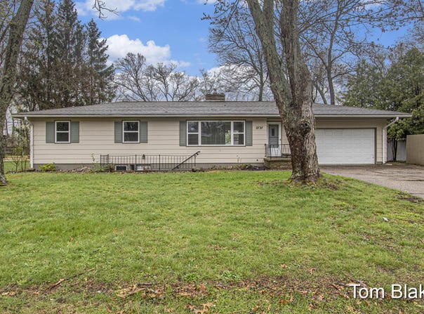 2737 Patricia Drive, Muskegon, MI 49445