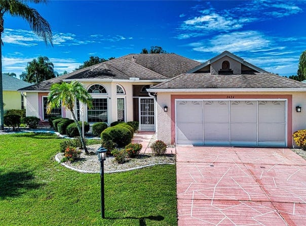 2424 E DEL WEBB Boulevard, SUN CITY CENTER, FL 33573