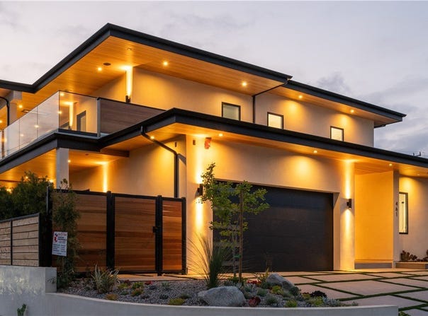 461 NW Chabela Dr., Manhattan Beach, CA 90266