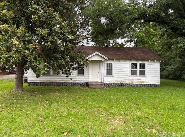 821 E 5th Street, Hope, AR 71801