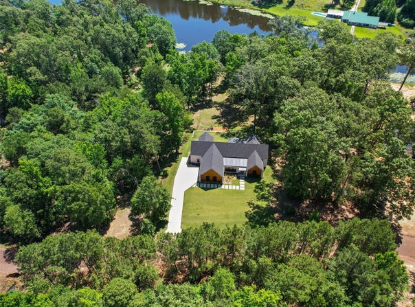 800 John Dean Road, Gilmer, TX 75644