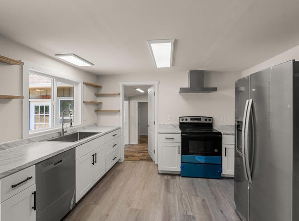 6615 Rockydale Road, Cave Junction, OR 97523