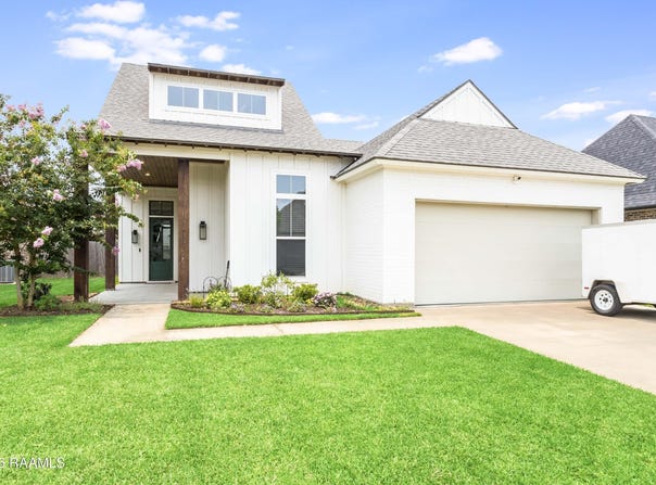 415 Easy Rock Landing Drive, Broussard, LA 70518