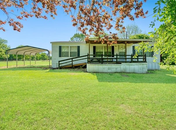 704 CR 1416, Bogata, TX 75417