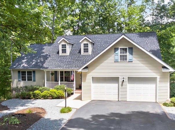 11 CHATHAM LN, PALMYRA, VA 22963