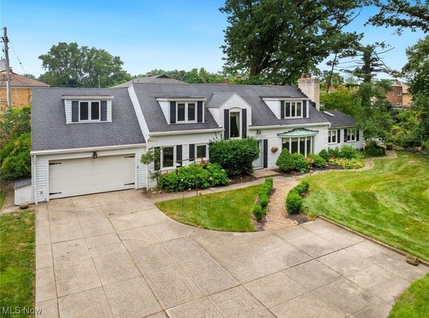 18950 Rockcliff Drive, Rocky River, OH 44116