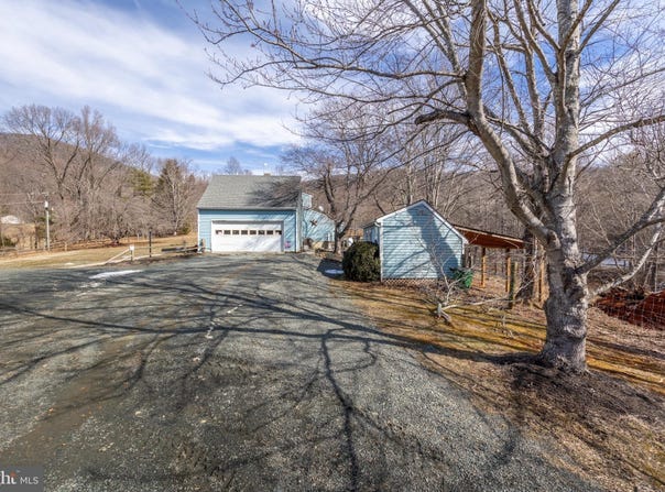 165 BROKENBACK MOUNTAIN ROAD, FREE UNION, VA 22940