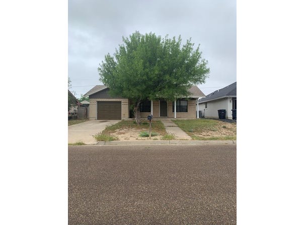 1019 Flores Dr, Eagle Pass, TX 78852