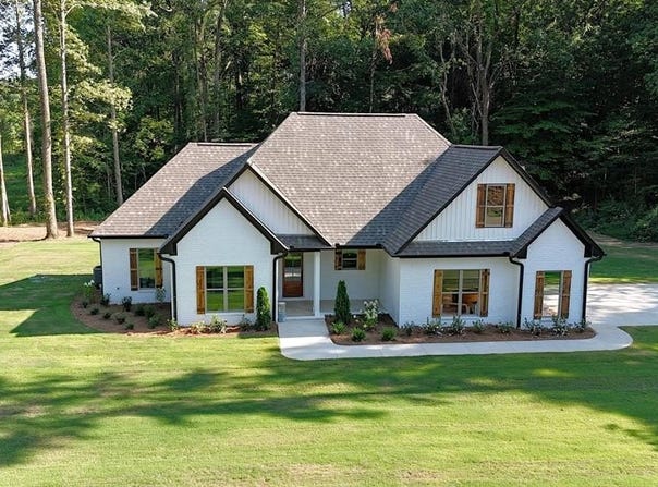 145 Forest Dr., PONTOTOC, MS 38863