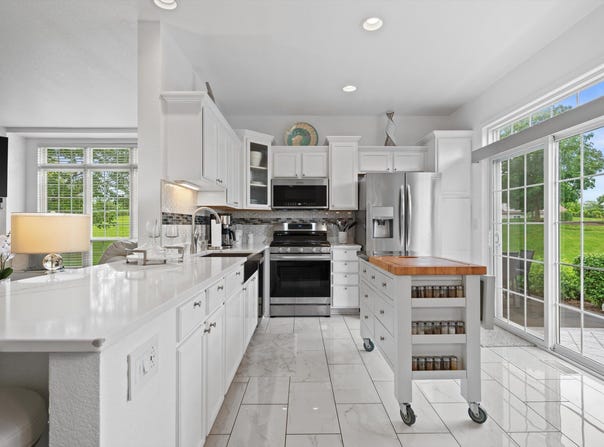 10007 66th Ave, Pleasant Prairie, WI 53158