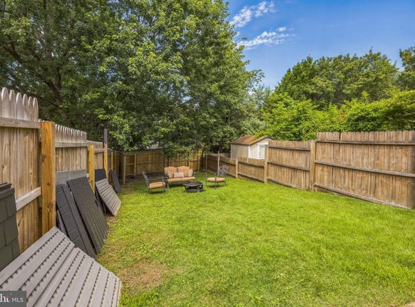 18 S MERRIMENT DRIVE, NEWARK, DE 19702