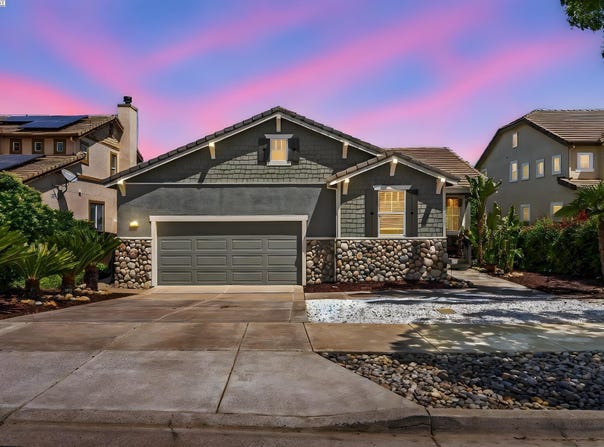 96 E Country Club Dr, Brentwood, CA 94513
