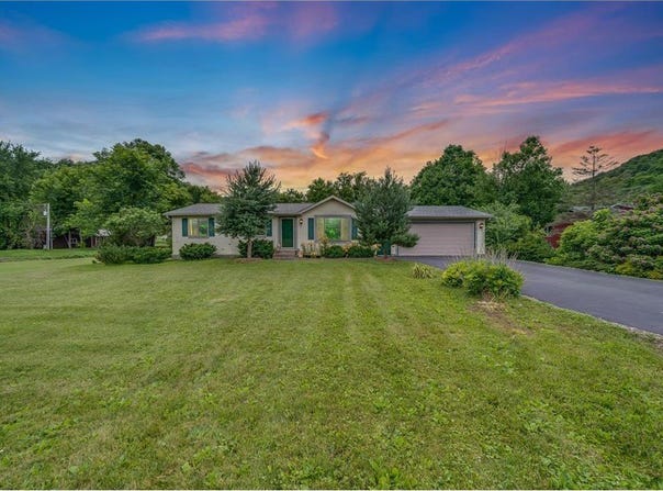 206 West Street, Plum City, WI 54761