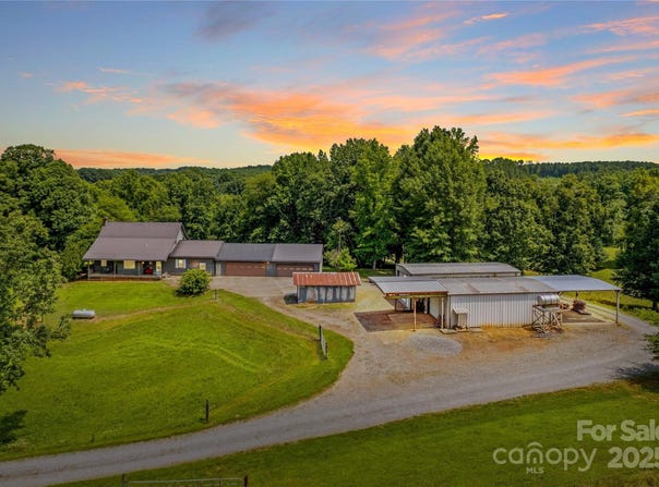 144 J and W Road, Olin, NC 28660