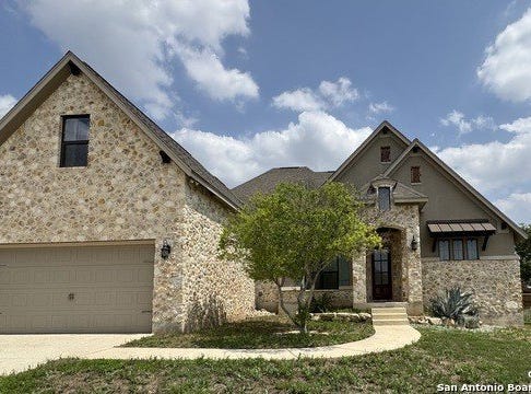 229 Strasbourg St, Castroville, TX 78009