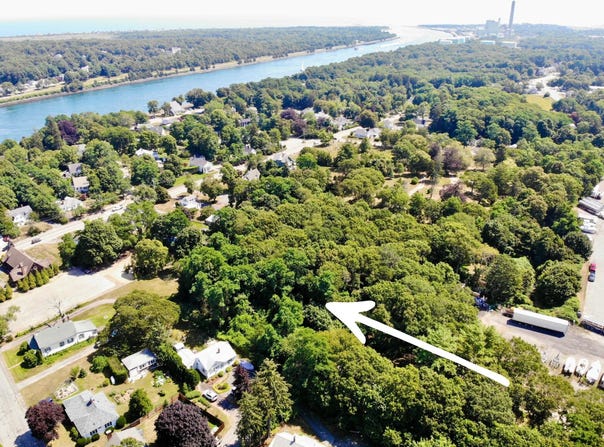 51 Commonwealth Avenue, Sagamore, MA 02561