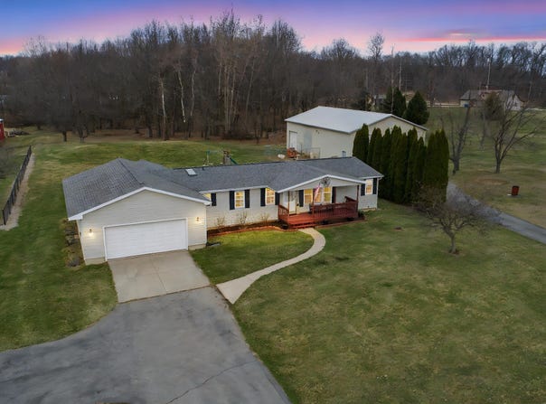 2867 N State Rd 827, Angola, IN 46703