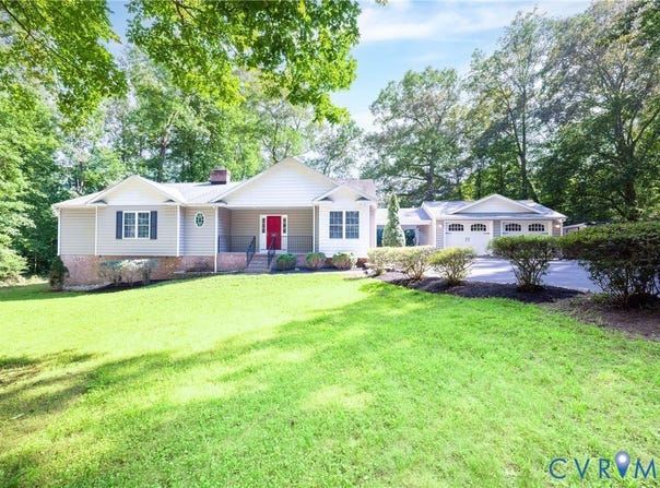 3411 S Hairpin Drive, New Kent, VA 23141