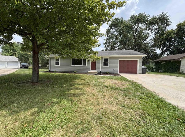 124 Rolling Hills Avenue, Columbia City, IN 46725-1913
