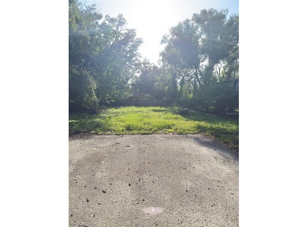 10122 N 11TH STREET, TAMPA, FL 33612