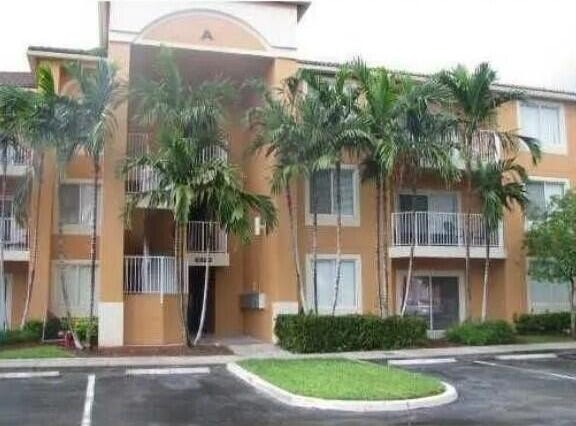 6936 SW 39 Street, Davie, FL 33314