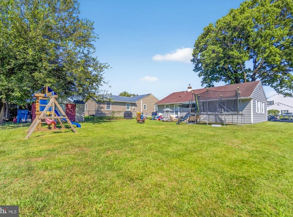 2510 CRAFTON DRIVE, BENSALEM, PA 19020