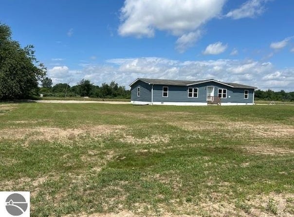 5730 Cavender Drive, Shepherd, MI 48883