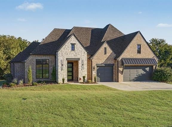 9597 E Bond Drive, Claremore, OK 74017