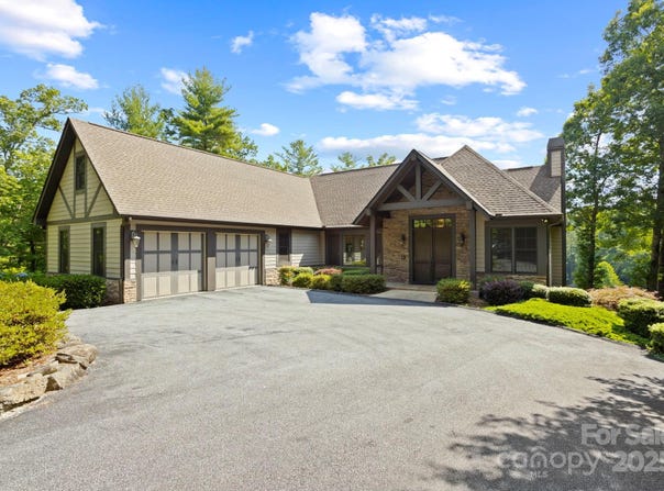 99 Macedonia Drive S, Saluda, NC 28773
