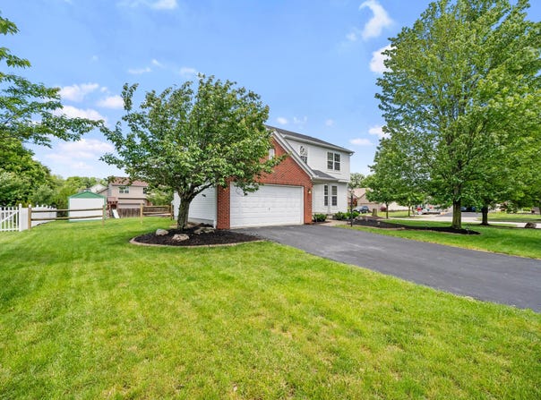 1970 Twin Flower Circle, Grove City, OH 43123