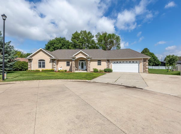 350 Pike Ct., Whiting, IA 51063