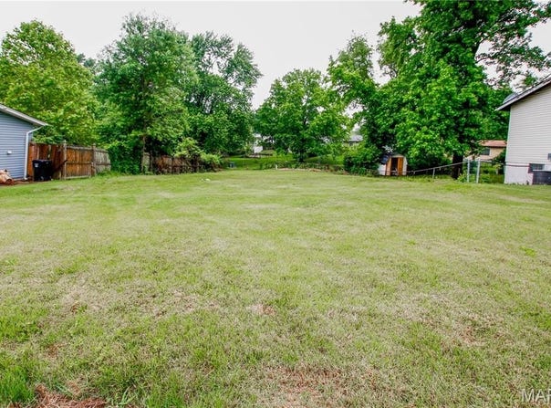 11737 Vizcuya Court, Unincorporated, MO 63033