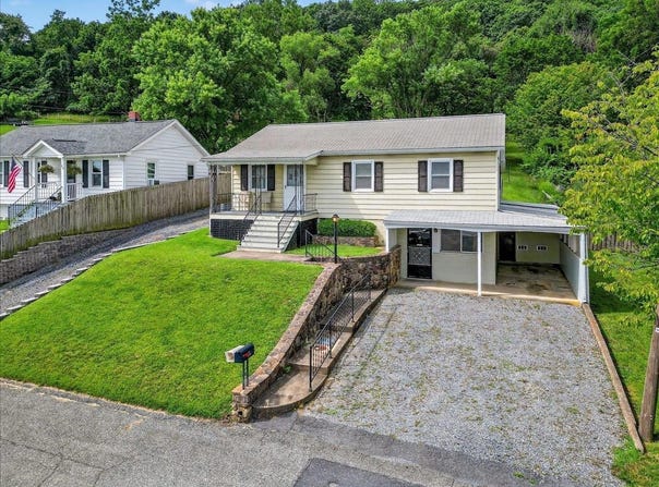 906 ALTA ST, STAUNTON, VA 24401