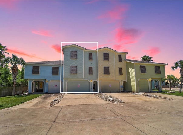 247 W Roberts Avenue, Port Aransas, TX 78373
