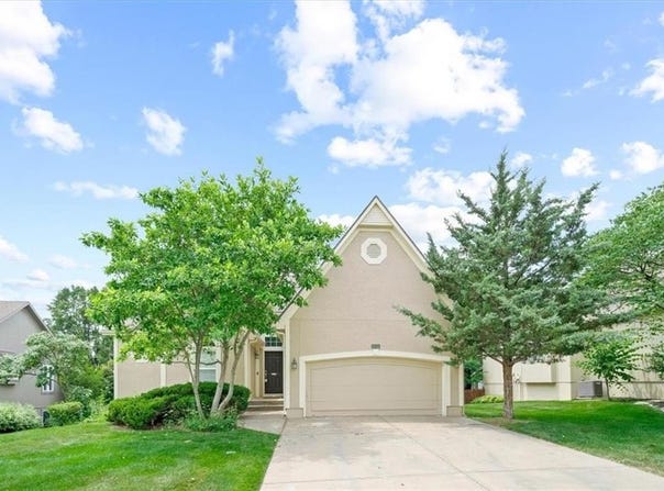 7633 W 148th Terrace, Overland Park, KS 66223