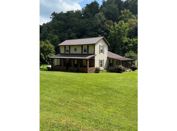731 McComas Branch Road, Milton, WV 25541