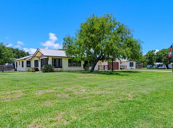 1622 CHERRY ST, ROCKPORT, TX 78382