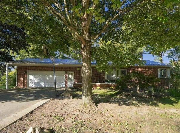 16 S Stickler Road, Columbia City, IN 46725